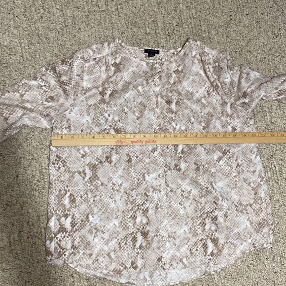 Ann Taylor Blouse Top Snakeskin Size XS - Picture 16 of 16